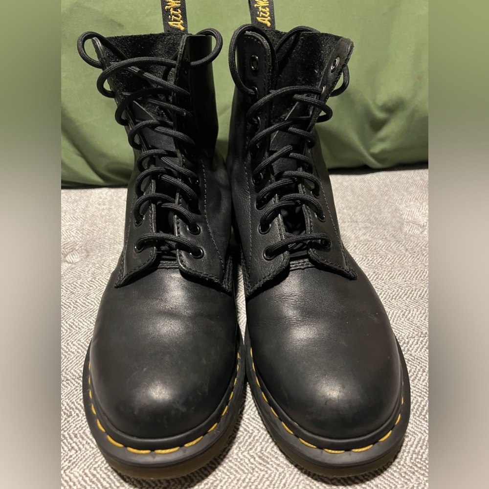 Doc Marten 1490 Pascal 8 hole Black Boots